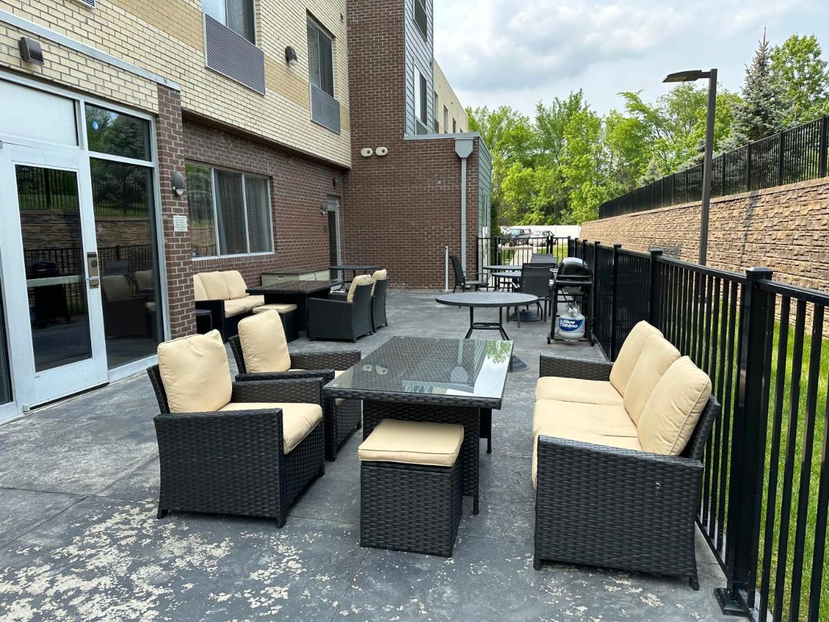Fairfield Inn & Suites By Marriott Detroit Chesterfield מראה חיצוני תמונה
