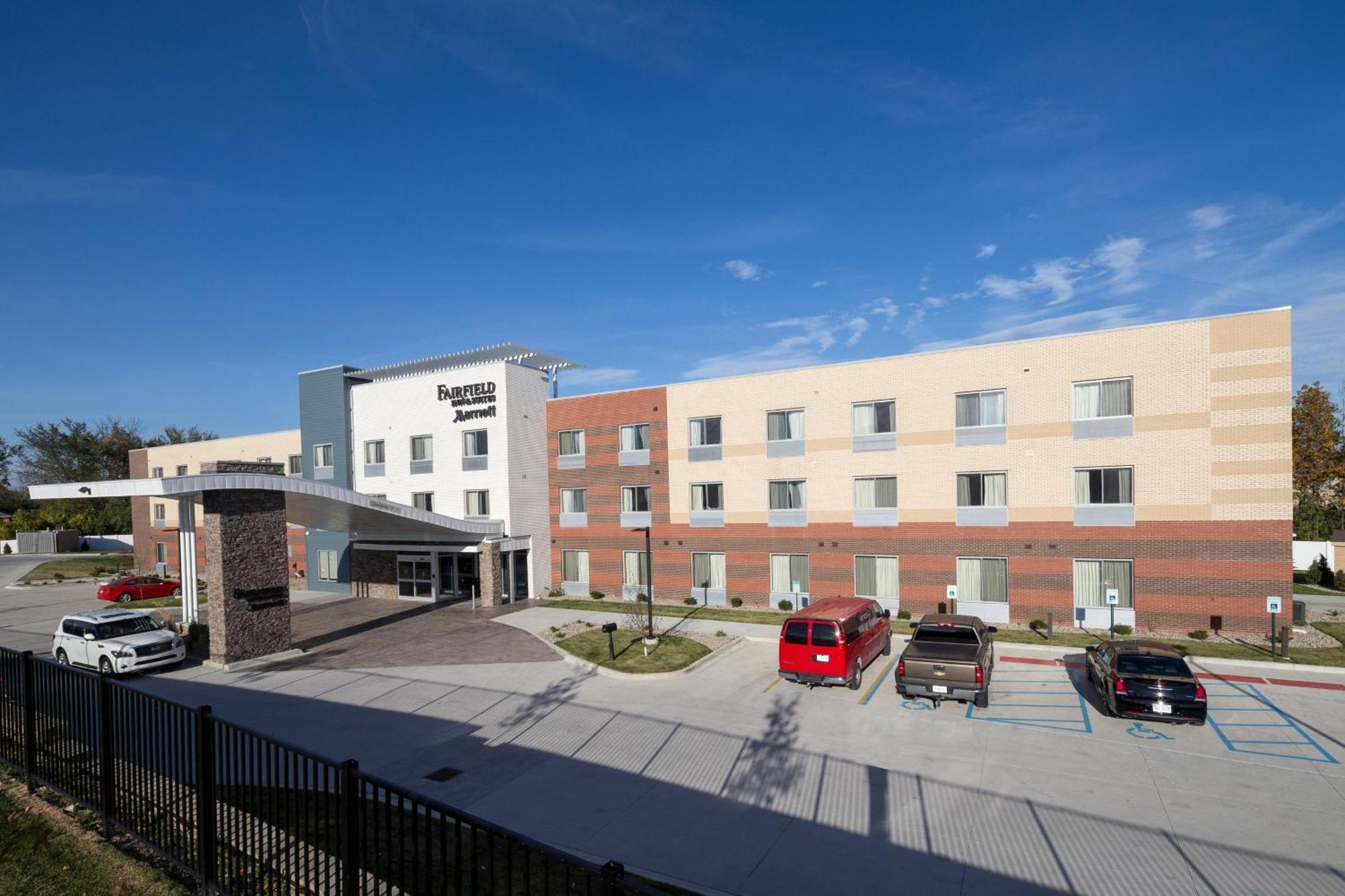 Fairfield Inn & Suites By Marriott Detroit Chesterfield מראה חיצוני תמונה